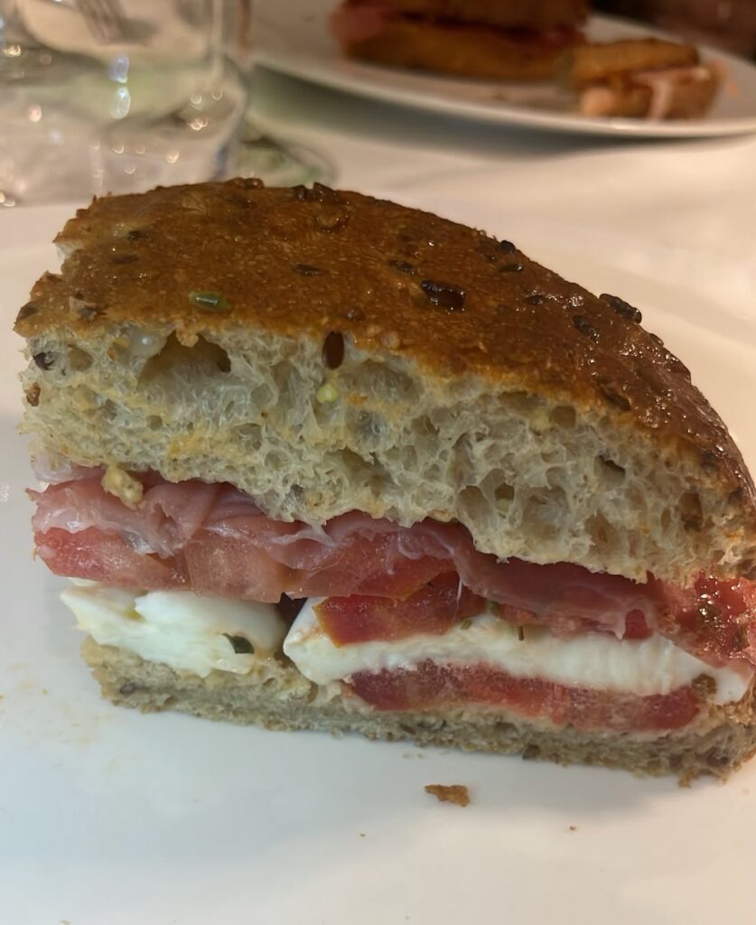 Padellini e vino al Vega Cafè Restaurant
